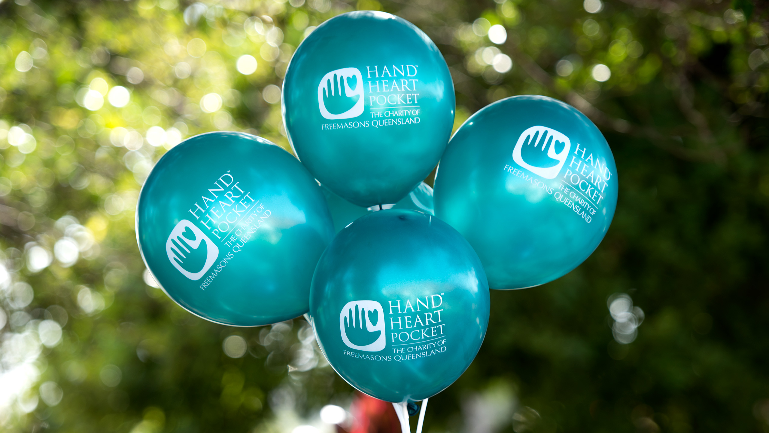 Hand-Heart-Pocket-balloons