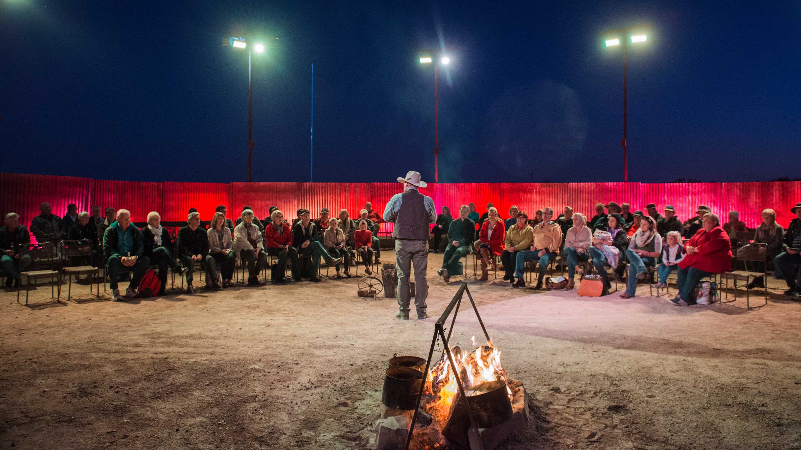 Outback Pioneers Storytelling during the Thomson River Cruise Experience